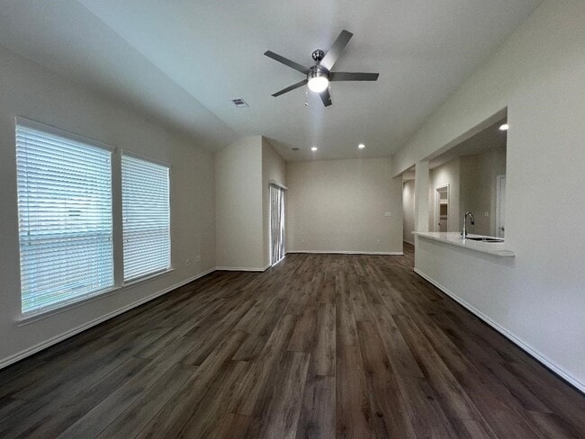 Building Photo - 851 Arbor Pnes Ct