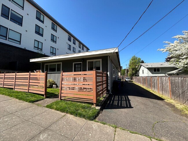 Foto del edificio - 1737 SE Tenino St