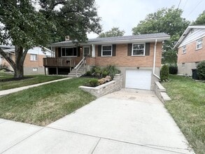 Building Photo - 5020 Chantilly Dr