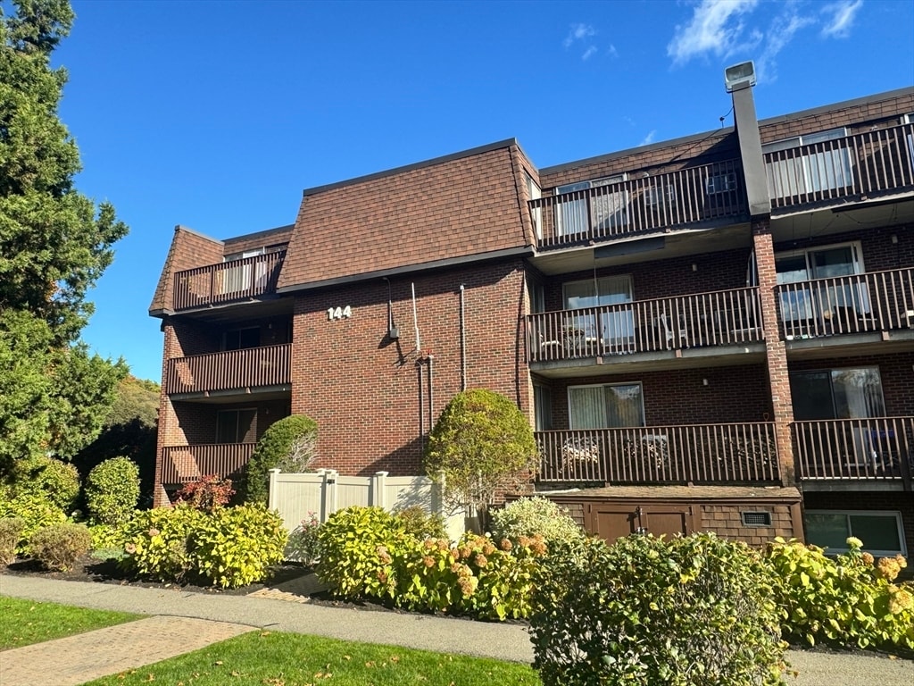 Foto principal - 144 Kenrick St