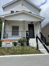 Building Photo - 658 Stewart Ave