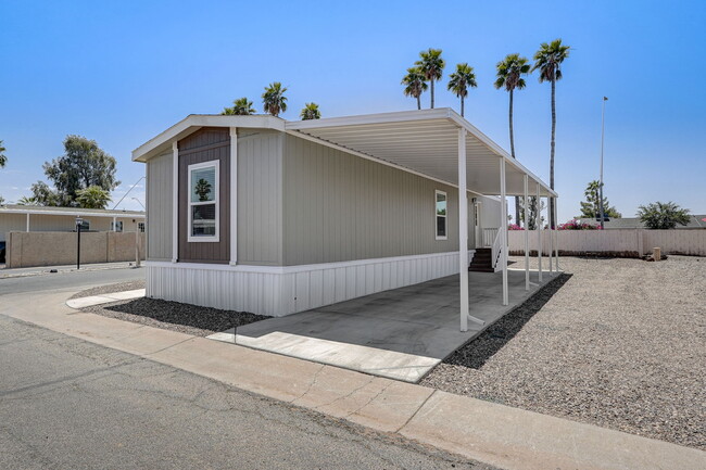 Building Photo - Sand Creek