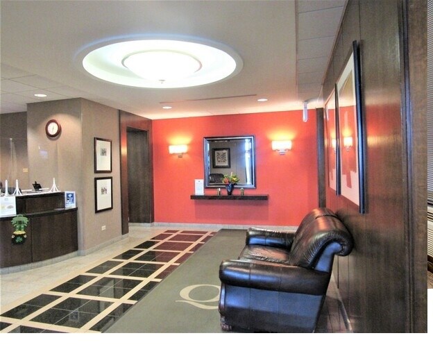 Building Photo - 6700 S South Shore Dr