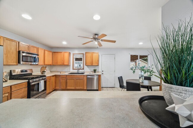 Foto del edificio - 6327 Fenton St