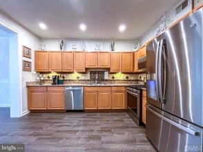 Building Photo - 100 Forest Dr