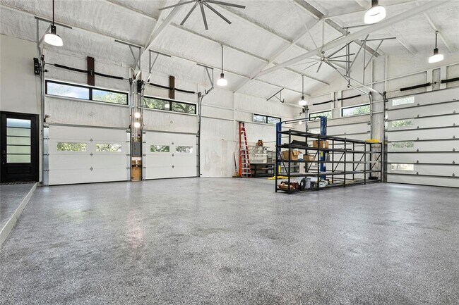 Building Photo - 5110 Sioux Ln