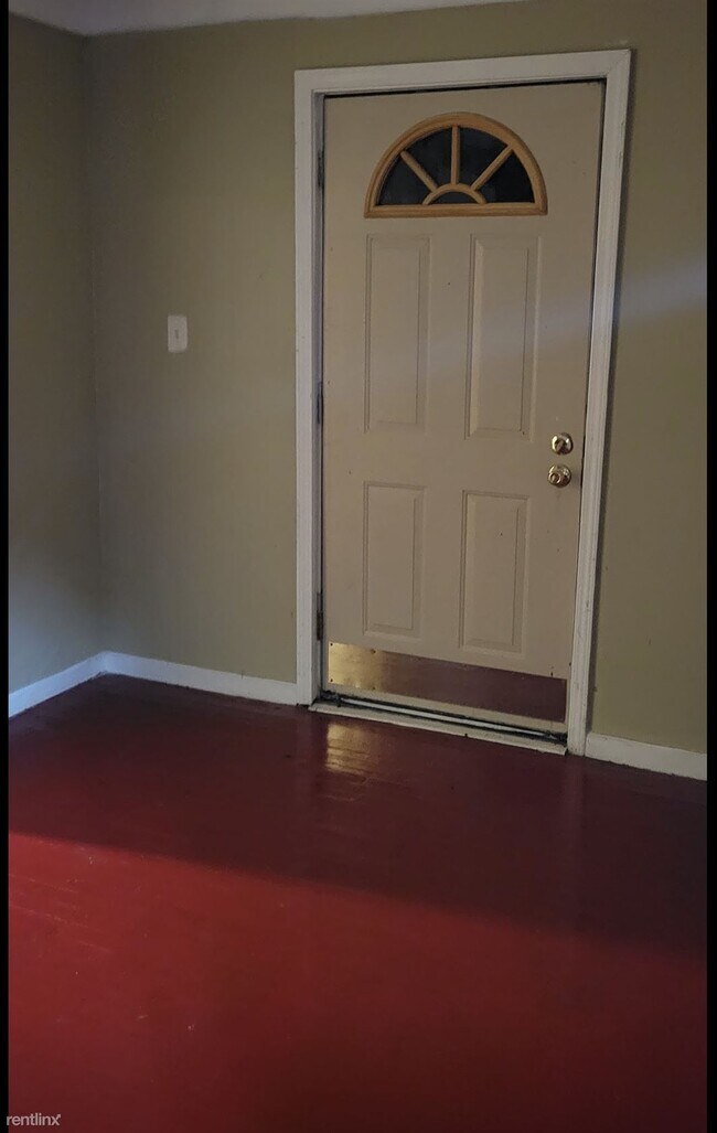 3 br, 1 bath House 9946 E Outer Dr House Rental in Detroit, MI