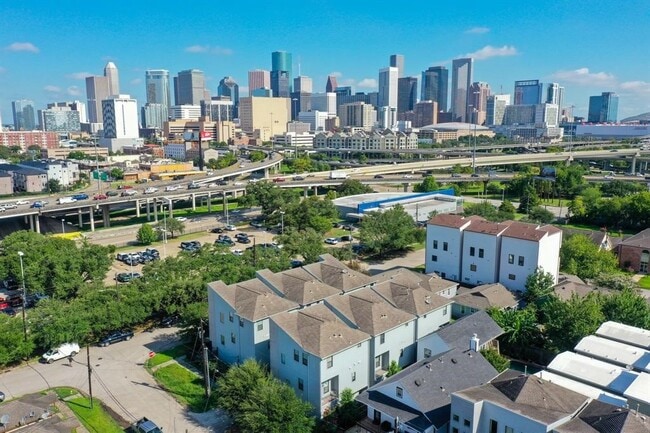 Foto del edificio - 2105 Hadley St