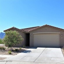Building Photo - 12825 N Oakhurst Loop