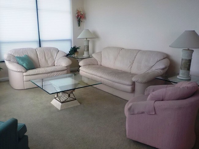 Foto del edificio - 631 Alhambra Rd