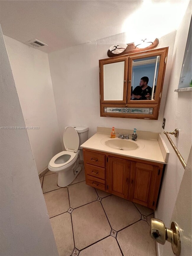 Building Photo - 7900 Tatum Waterway Dr