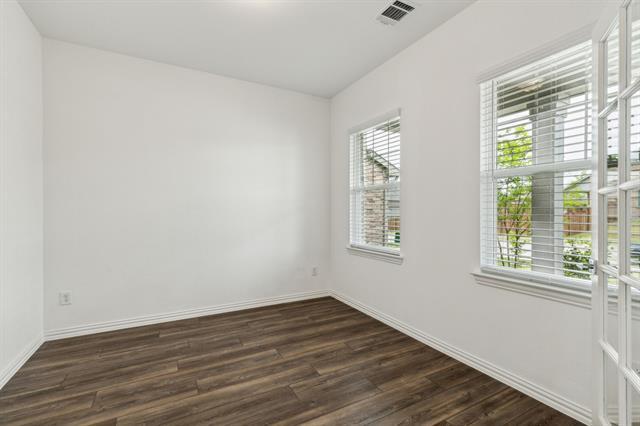 Building Photo - 1517 Bridlepath Trl