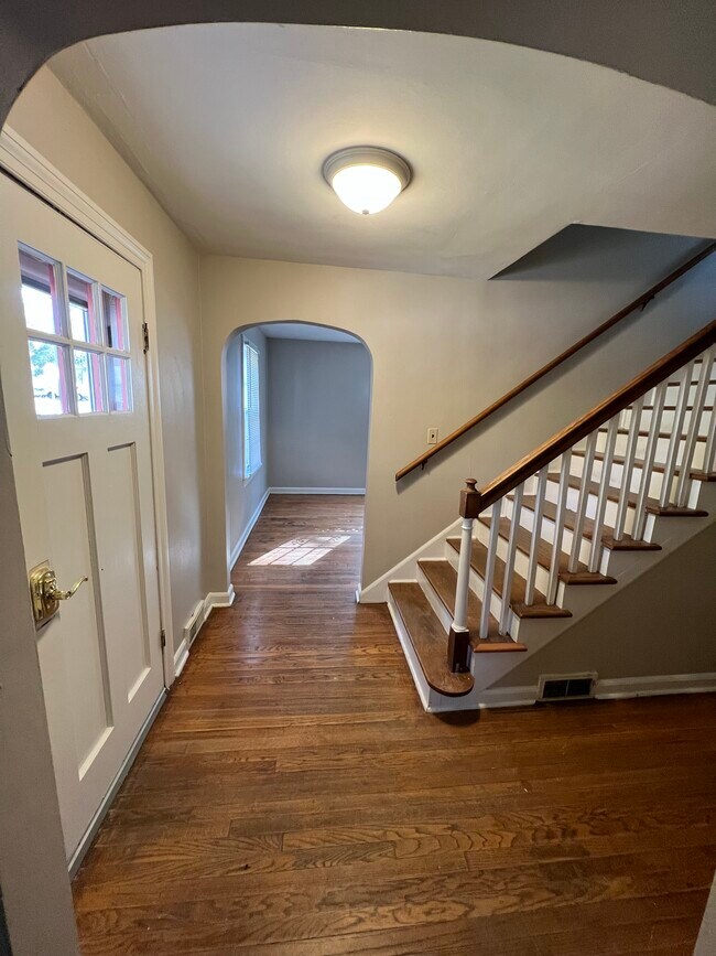 526 S Mitchell St, Bloomington, IN 47401 House Rental in Bloomington