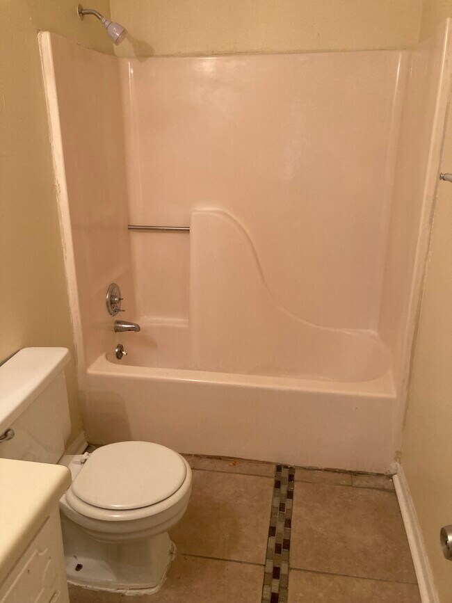 Foto del edificio - 80 Rushwood Dr