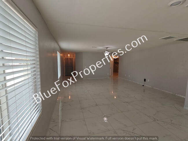 Foto del edificio - 5974 S Tappen Dr