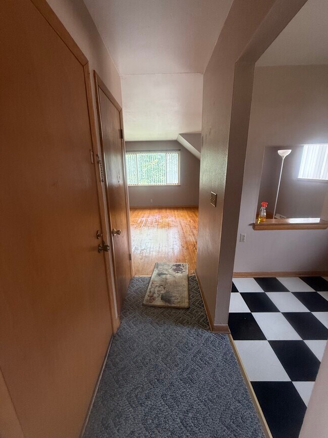 Foto del edificio - 3412 S 84th St