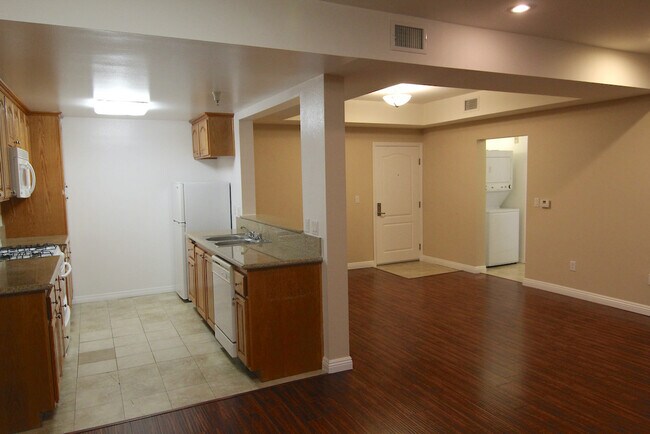 Building Photo - 3401 Manning Ave
