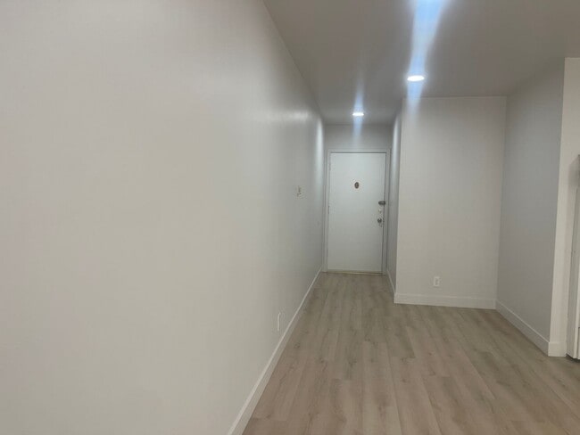 Building Photo - 1250 E Ocean Blvd