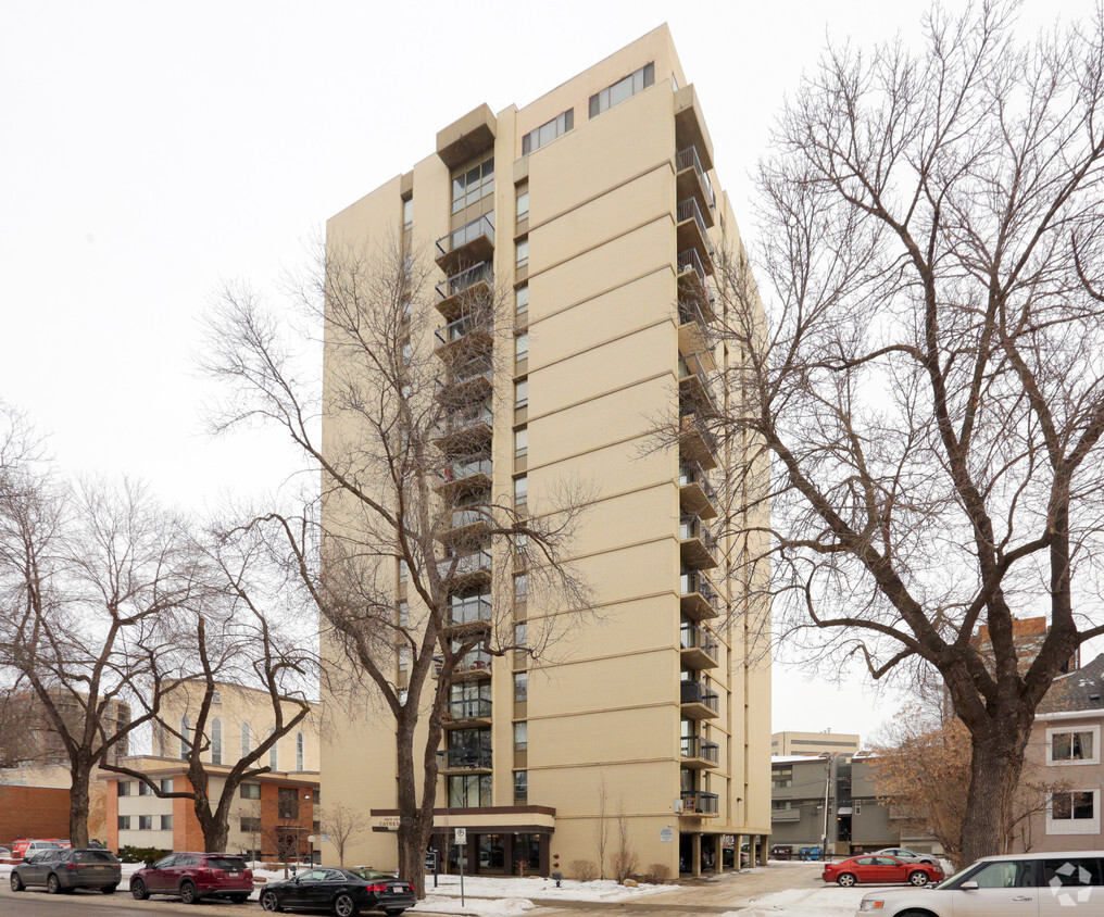 Primary Photo - Cathedral Court