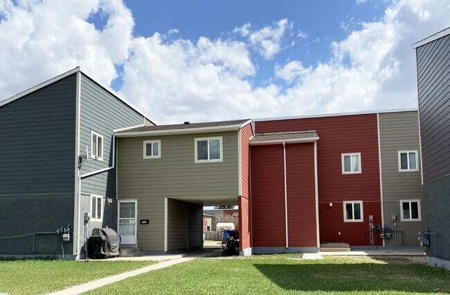 Photo du bâtiment - Westwood Village