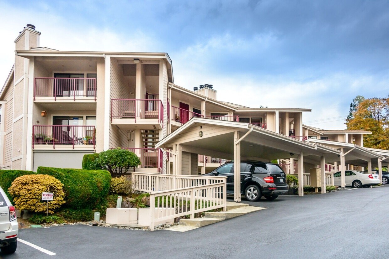 Primary Photo - 2bd/1.75ba Kirkland Condo