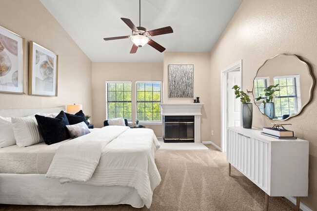 Building Photo - Villas At Parkside