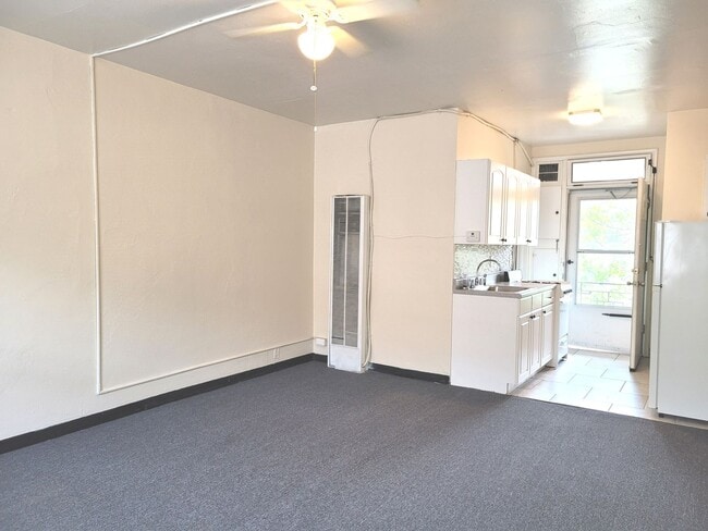 Interior Photo - 1026 E Lyon St