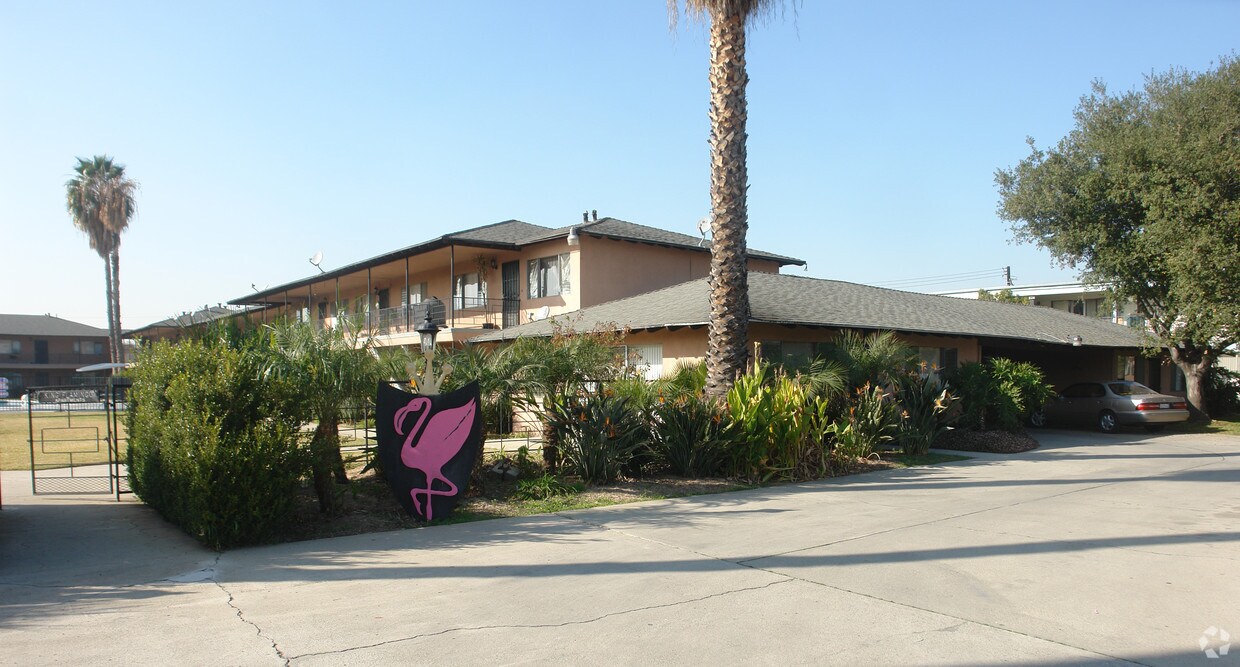 Primary Photo - King Flamingo Apartments