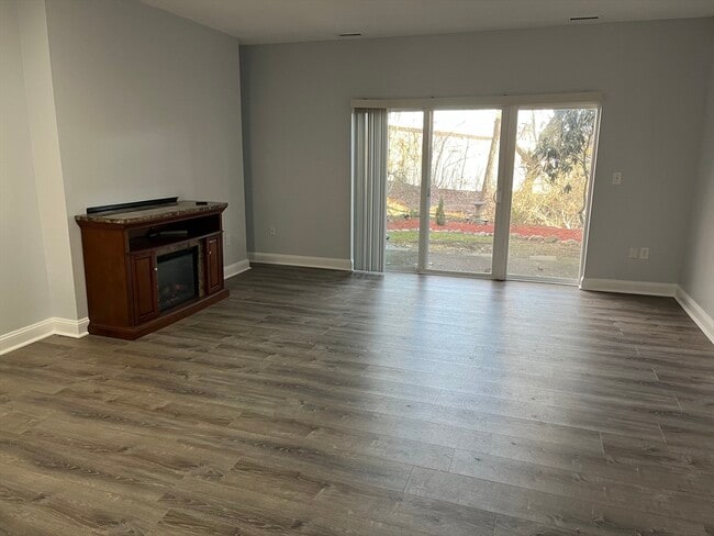 Foto del edificio - 37 Highwood Dr