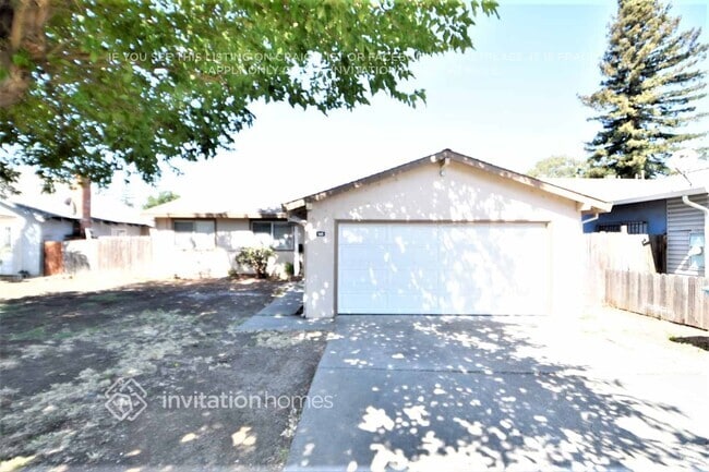 Building Photo - 525 Falcon Dr