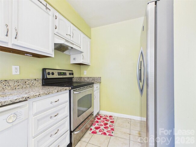 Foto del edificio - 8811 Hunter Ridge Dr