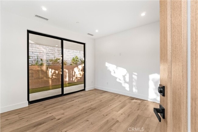 Foto del edificio - 7663 Maestro Ave