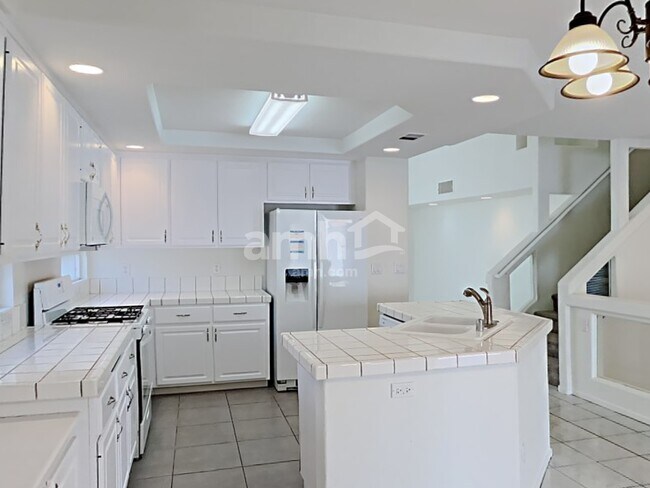 Foto del edificio - 8700 Country Pines Avenue