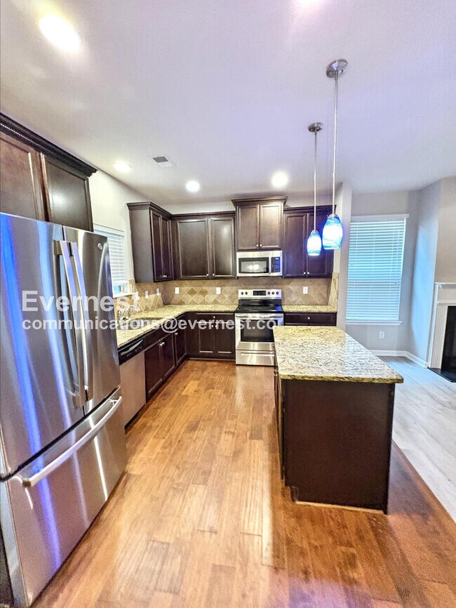 Foto del edificio - 313 Lossie Ln