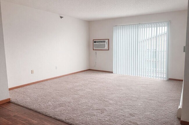 Foto del edificio - Country Club Estates