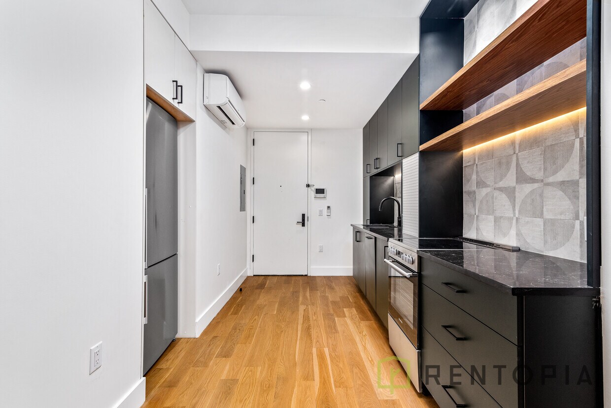 Foto principal - 1052 Greene Ave