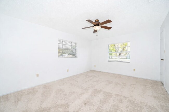 Foto del edificio - 8026 Woodduck Dr