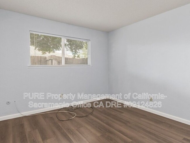 Building Photo - 5045 Sparrow Ct.