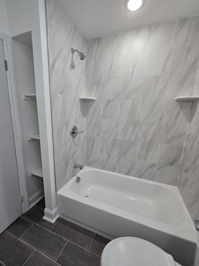 Building Photo - 1709 Kerrigan Ave