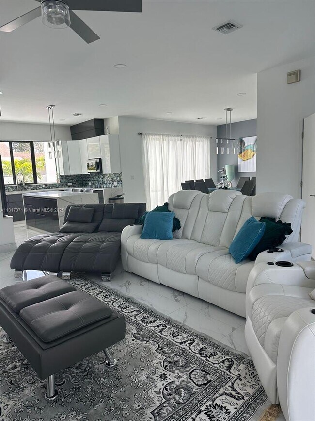 Foto del edificio - 2342 McKinley St