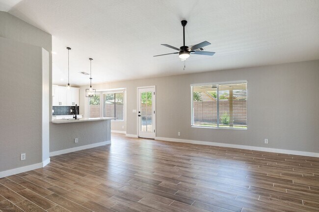 Building Photo - Discover this stunning 3-bedroom, 2-bathroom home with a 2-car garage!