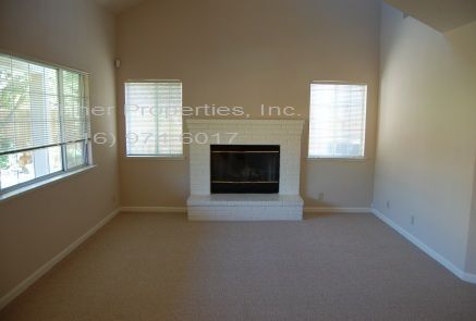 Foto del edificio - Spacious & Inviting 3-Bedroom Home in Lagu...