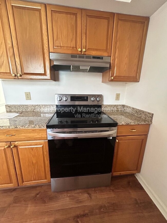 Building Photo - 3204 Wimbledon Way