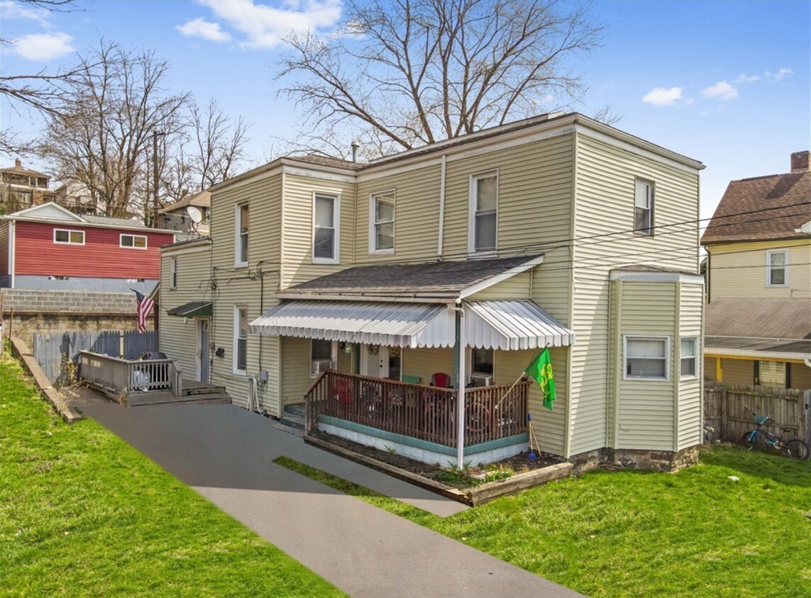 Primary Photo - 1317 6th Ave