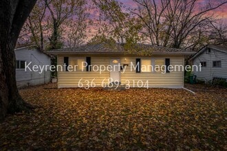 Building Photo - 10521 Duke Dr