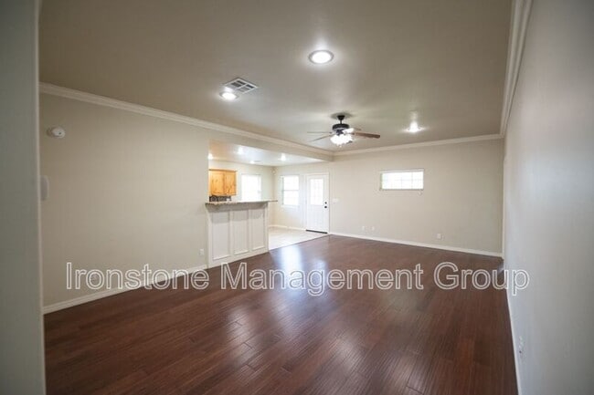 Building Photo - 120 W Dogwood St