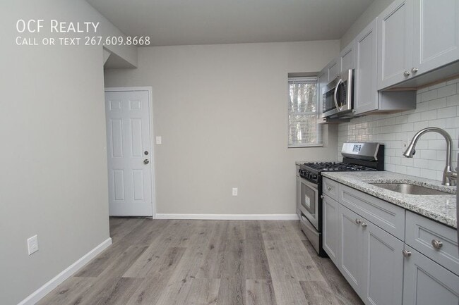 Building Photo - Two Bed West Philly Home