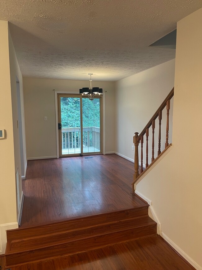 Foto del edificio - 846 Bayridge Dr