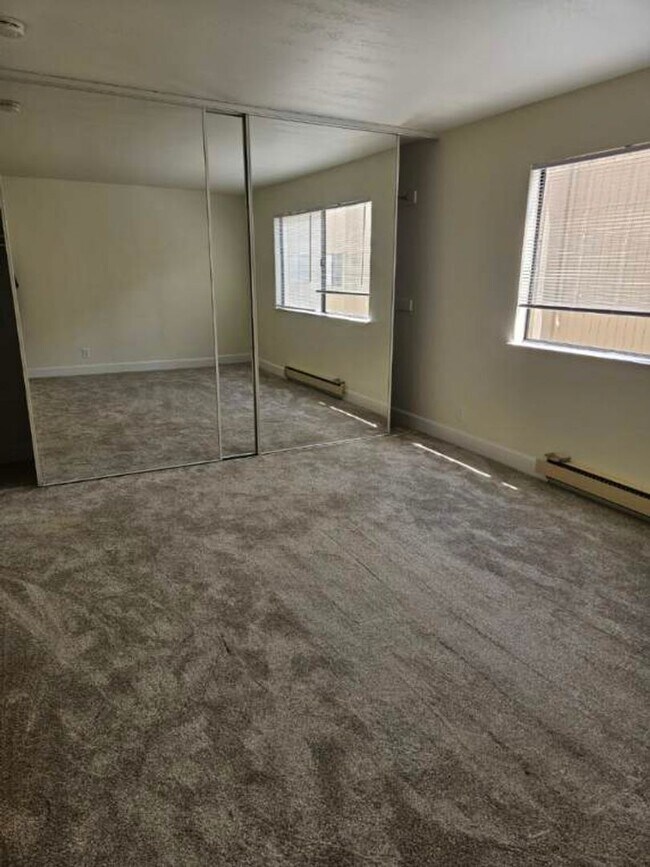 Foto del edificio - MOVE IN SPECIAL OFFERED! Remodeled 2 bedroom 1 bath condo in heart of Santa Clara