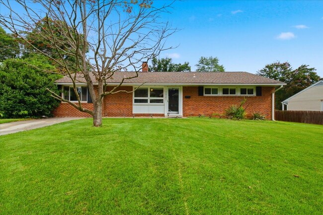 Foto del edificio - Charming 4-Bedroom Springfield Rambler Near Lake Accotink Park